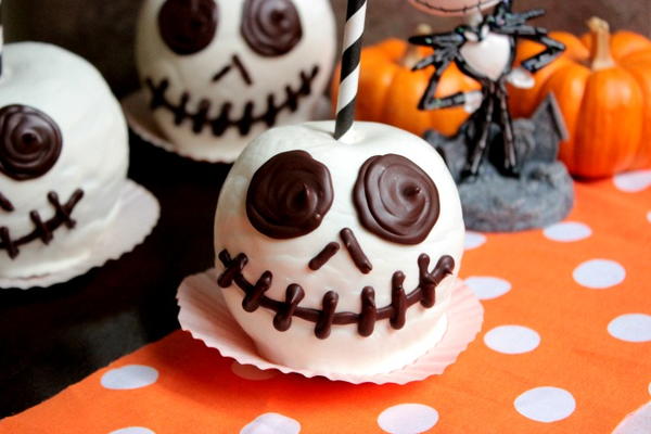 Jack Skellington Chocolate-Covered Apples