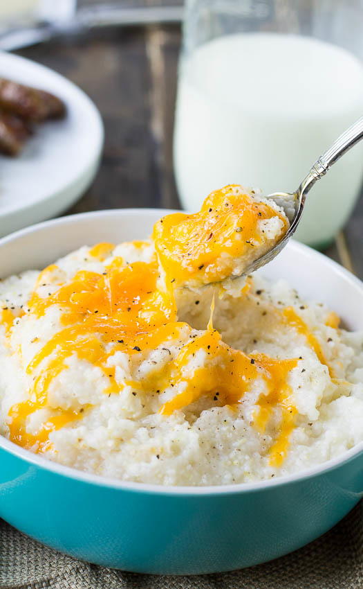 Simple Slow Cooker Grits | FaveSouthernRecipes.com