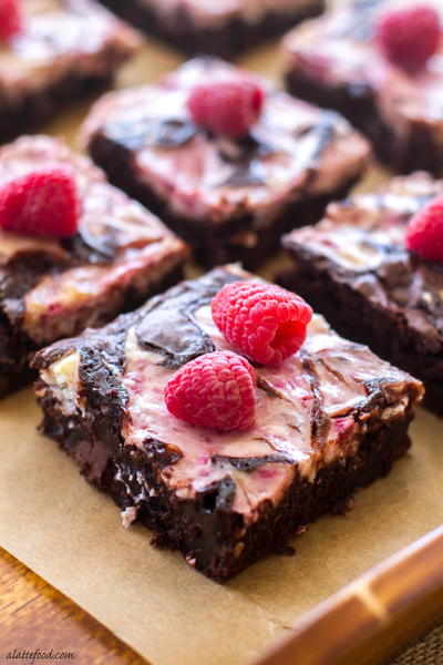 Brownies with Raspberry Cheesecake Topping