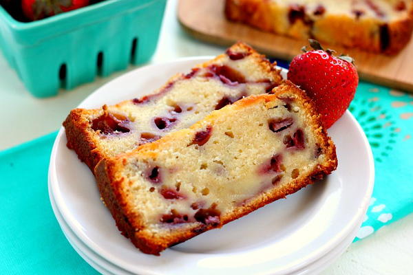 Strawberry Pound Cake