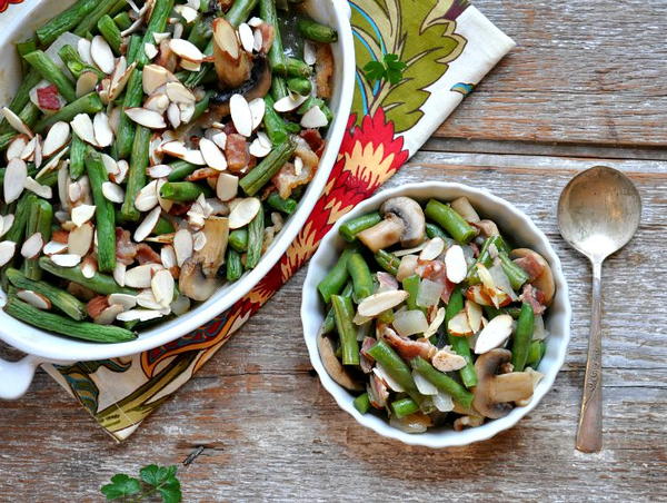 Green Bean Casserole with Bacon and Mushrooms