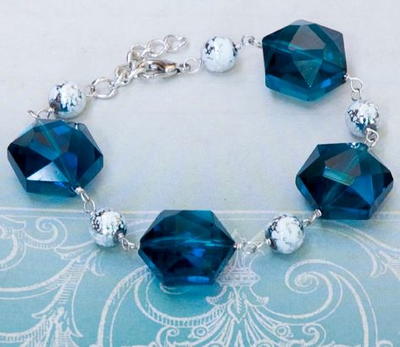 Glamorous Glass Bead Bracelet