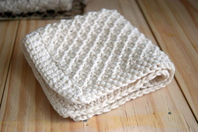 Daisy Stitch Washcloth Knitting Pattern