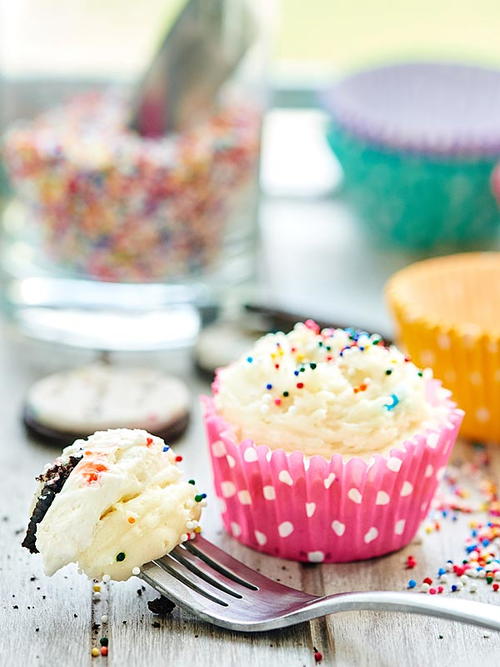 No-Bake Funfetti Mini-Cheesecakes