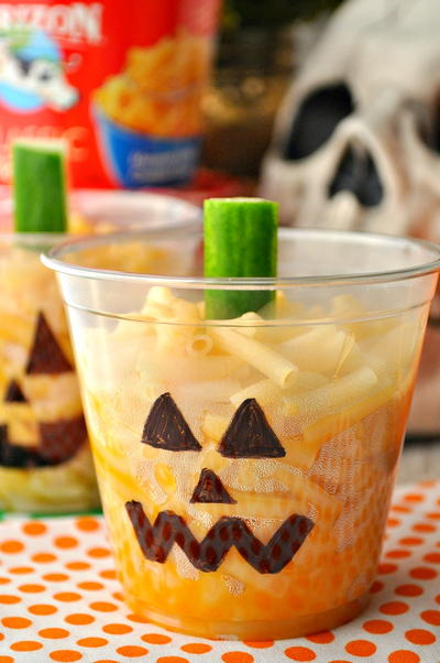 Easy Jack-O-Lantern Mac & Cheese Cups