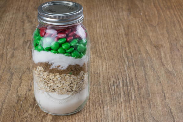 10-Minute Holiday Cookies in a Jar