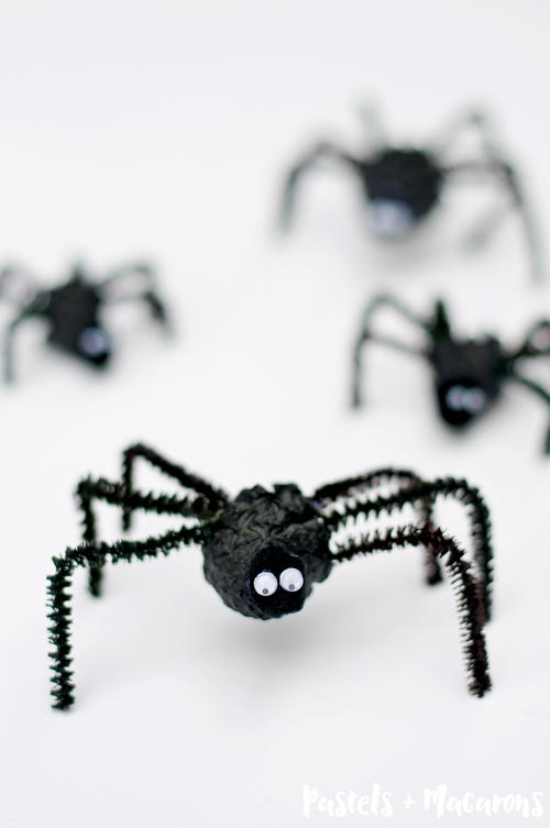 Pinecone Spider Halloween Craft