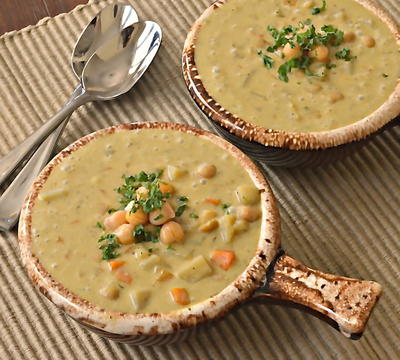 Creamy Curry Chickpea Soup