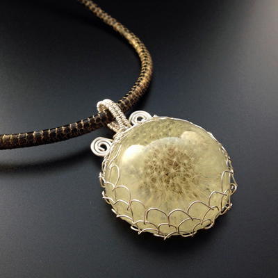 How to Make and Wire Wrap a Dandelion Cabochon Pendant