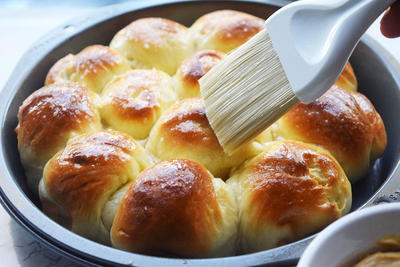 Homestyle Yeast Rolls with Molasses Butter