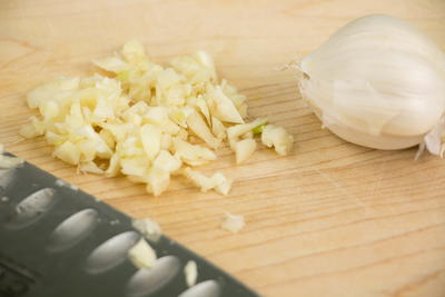 How to Mince Garlic