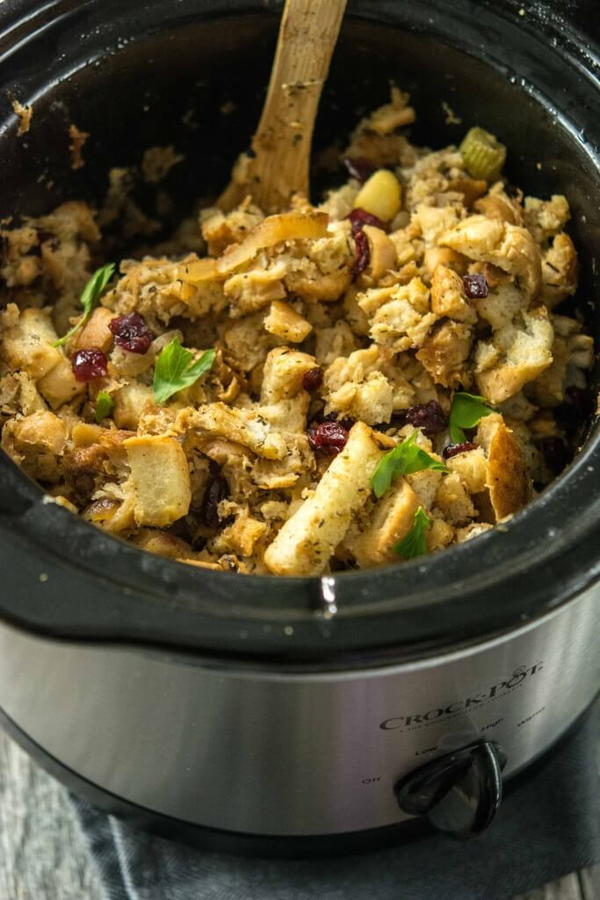 Slow Cooker Caramelized Apple Stuffing