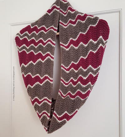 Jolly Waves Cowl