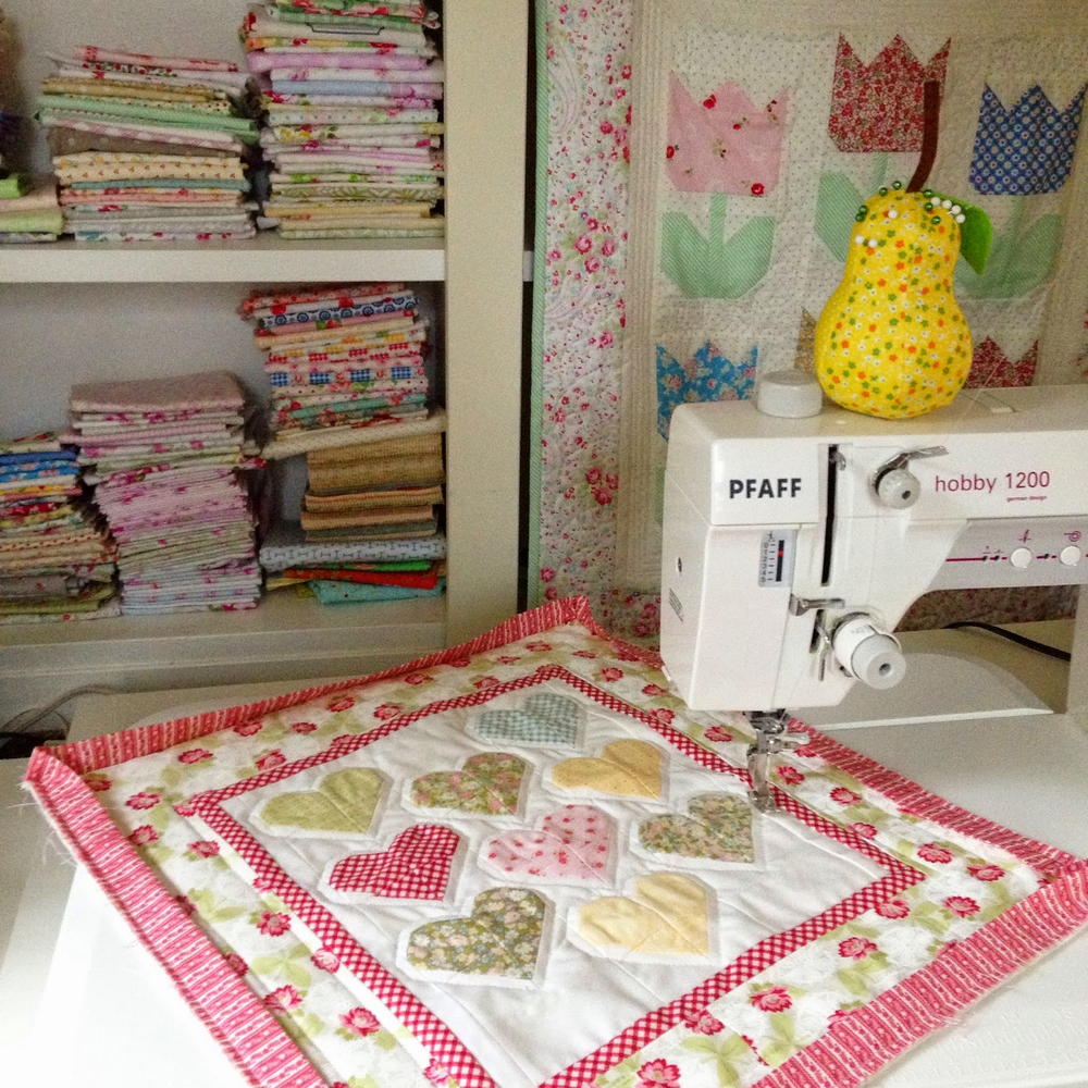 Sweetheart Mini Quilt Pattern | FaveQuilts.com