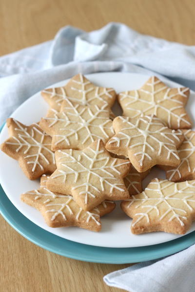 Lemon Shortbread Snowflakes