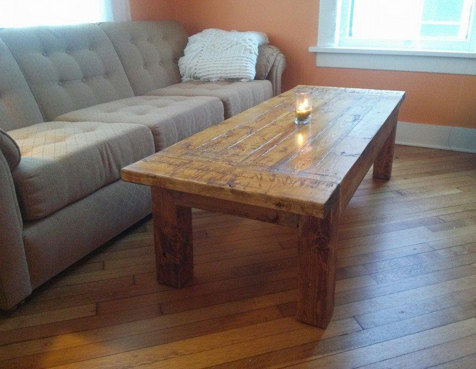 Rustic DIY Coffee Table DIYIdeaCenter.com