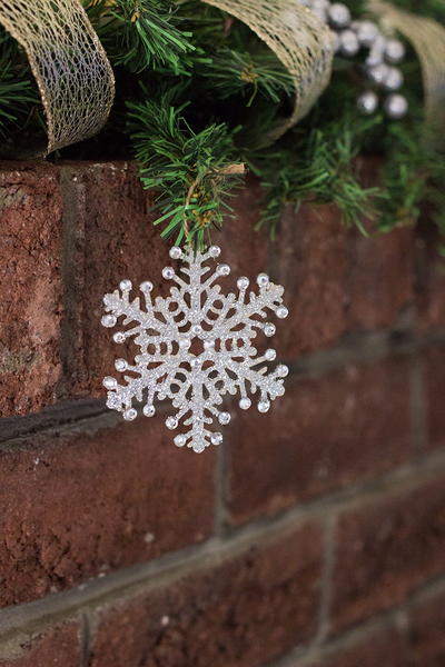 DIY Sparkly Glitter Snowflake Ornaments