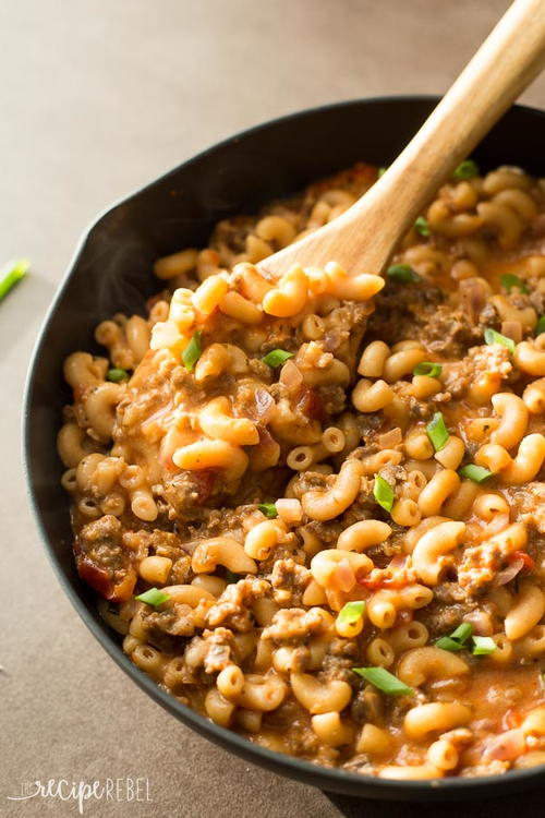 One Pot Homemade Hamburger Helper | RecipeLion.com