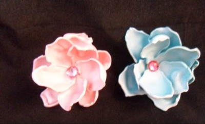 How to Make a Brooch from Plastic Spoons | AllFreeHolidayCrafts.com
