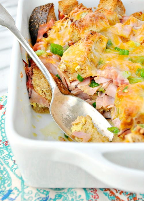 Cheesy Ham and Egg Breakfast Strata