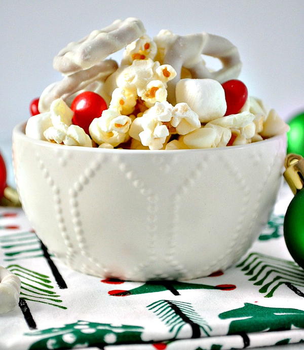 Winter Wonderland Snack Mix