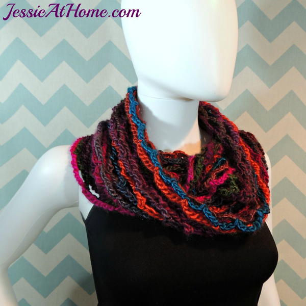 Nettie's Super Simple Crochet Cowl