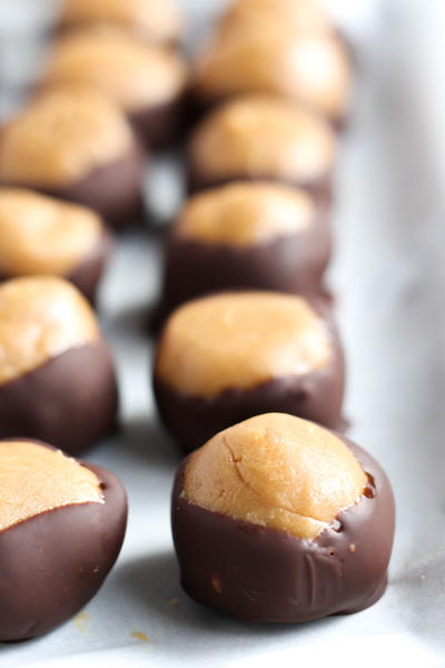 Healthy 3-Ingredient Buckeyes