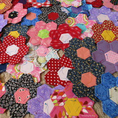 How to Sew English Paper Pieced Hexagons Together