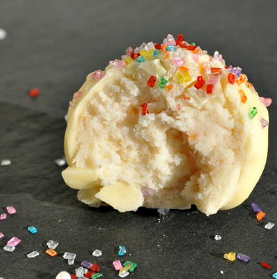 Easy Champagne Cake Balls