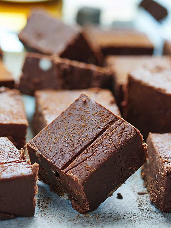 Holiday Chocolate Fudge | RecipeLion.com