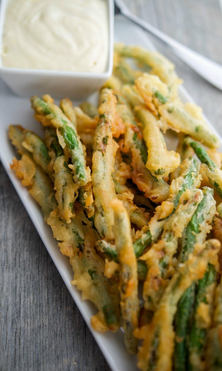 Green Bean Crispers with Lemon Garlic Sauce
