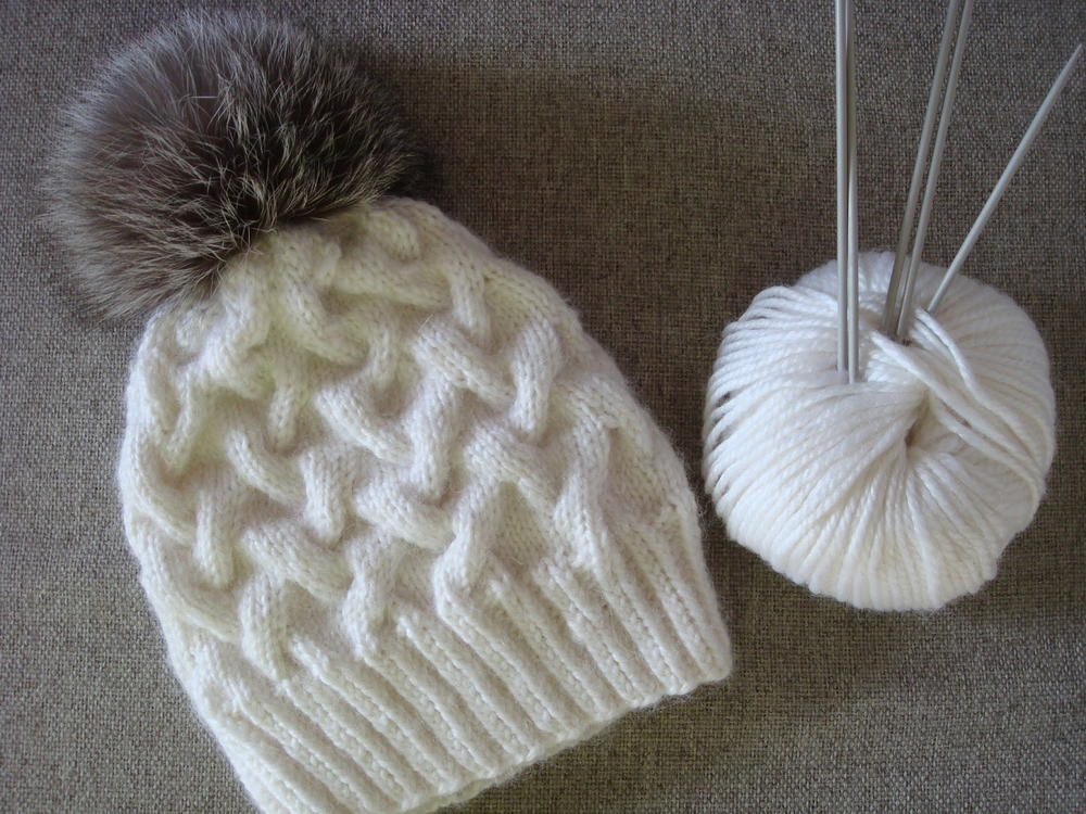 Snowy Scene Cable Hat