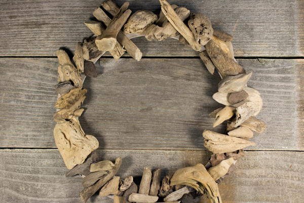 DIY Driftwood Wreath