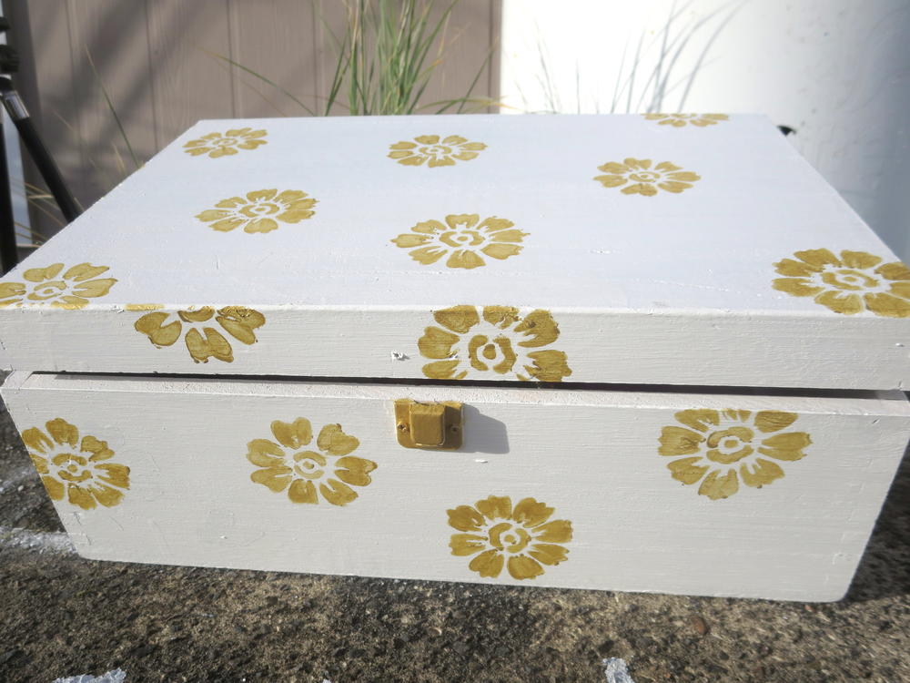 DIY Jewelry Box | AllFreeHolidayCrafts.com