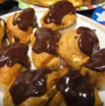 Easy Chocolate Eclairs Recipe