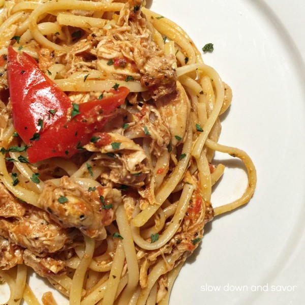 Slow Cooker Italian Chicken Spaghetti | FaveSouthernRecipes.com