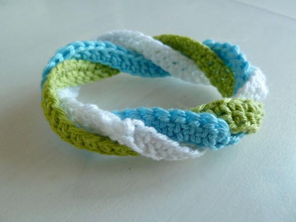 Infinite Circles Crochet Bracelet