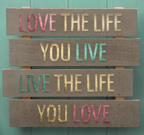 Love Life DIY Pallet Craft