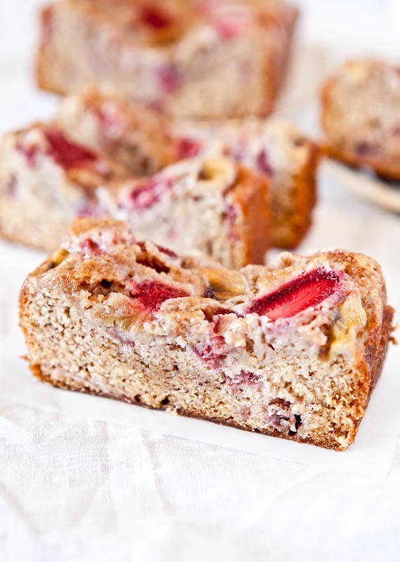 Strawberry Banana Bread FaveHealthyRecipes.com Strawberry Banana Bread FaveHealthyRecipes.com