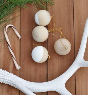 Simple Scandinavian DIY Christmas Ornaments