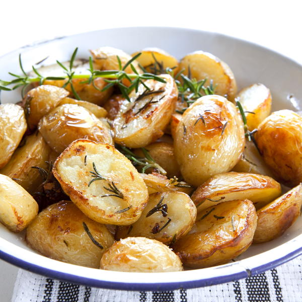 Effortless Garlic Roasted Potatoes