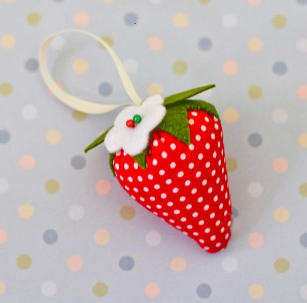 Summer Strawberry Pincushion Pattern | AllFreeSewing.com