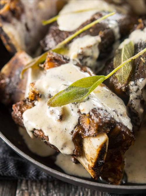 Slow Cooker Short Ribs with Gorgonzola Cream Sauce
