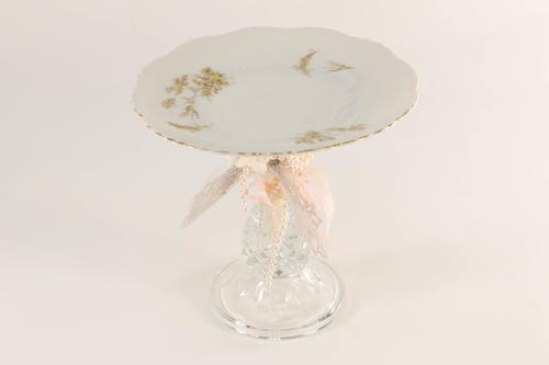 Grandma ONLY Serves Her Cakes On This Grandma ONLY Serves Her Cakes On This