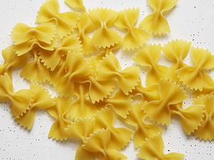Farfalle with Sweet Green Peas and Prosciutto Cotto