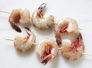 Yin-Yang Shrimp with Hawthorn Dipping Sauce