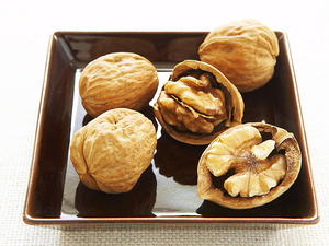 Applesauce Nut Bread
