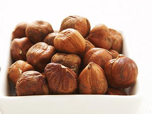 Apricots with Goat Cheese and Hazelnuts