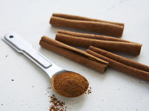 Apple-Cinnamon Noodle Kugel with Sour Cream