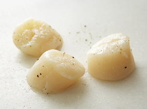 Sauteed Sea Scallops with Onion Confit